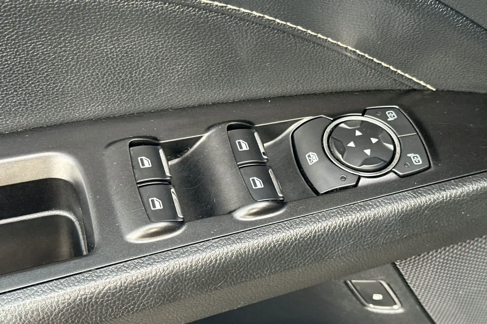 Used 2020 Ford Fusion Titanium image 13