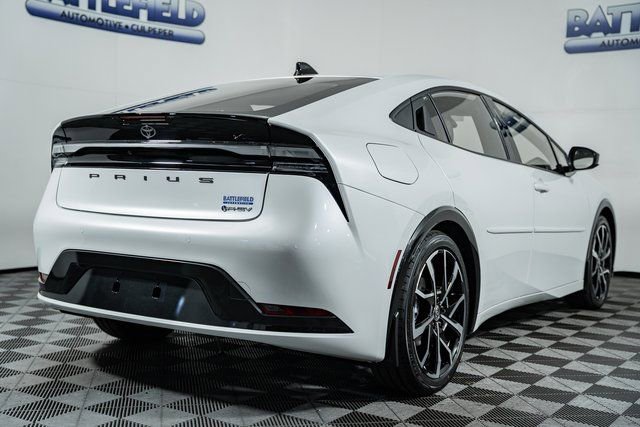 New 2026 Toyota Prius Plug-In Hybrid FWD image 6