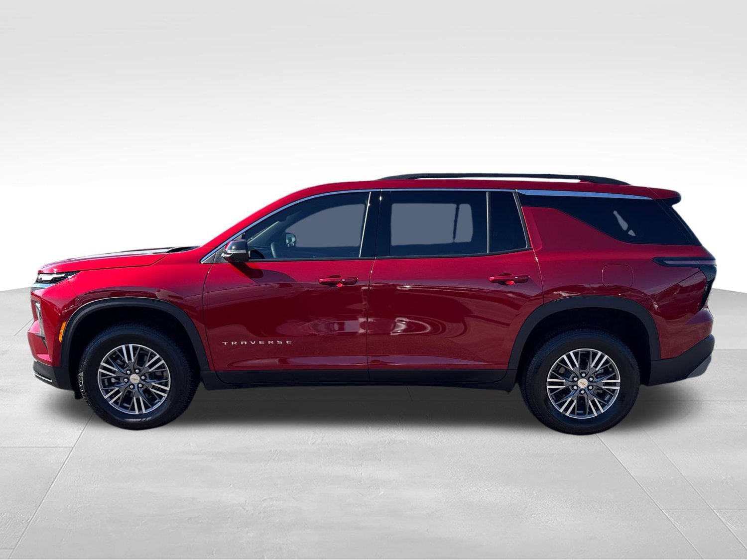 Used 2026 Chevrolet Traverse LT w/ Driver Confidence Package AWD/4WD image 2