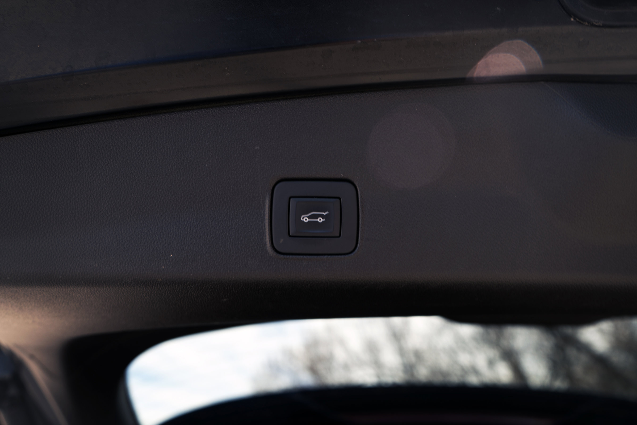 Used 2023 Chevrolet TrailBlazer RS w/ Sun and Liftgate Package image 45