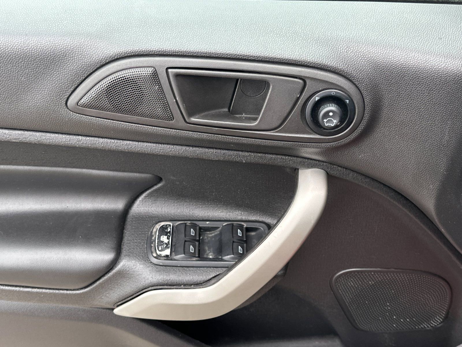 Used 2011 Ford Fiesta SES w/ 301A Rapid Spec Order Code FWD image 10