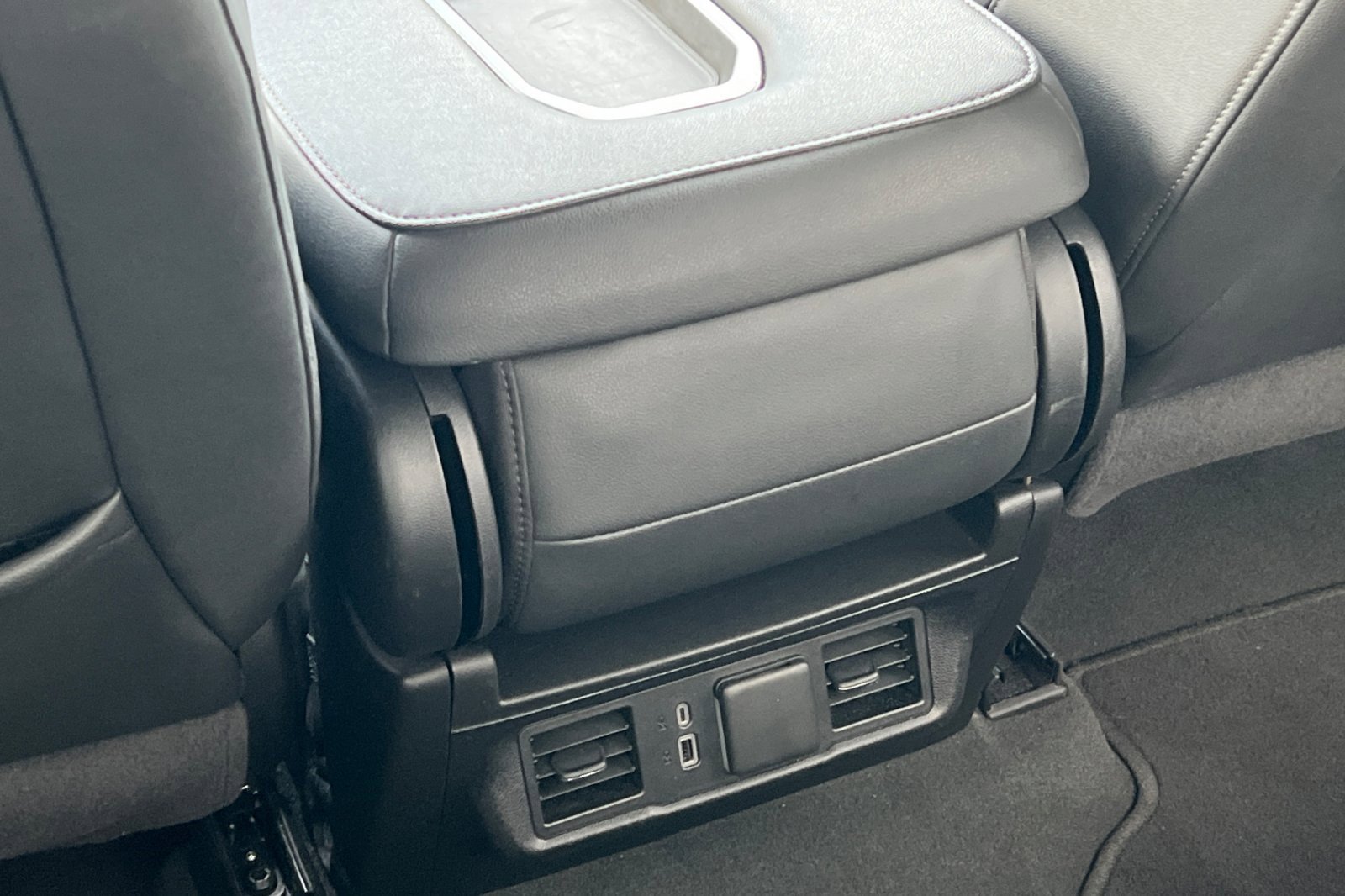 Used 2024 GMC Sierra 1500 SLT image 42