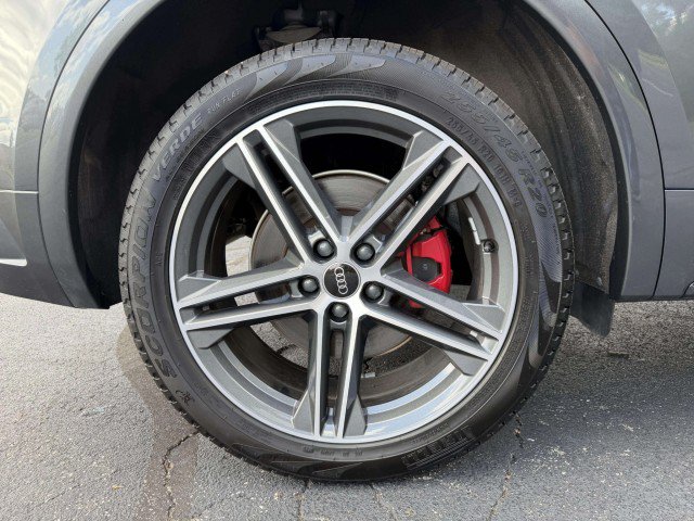 Certified 2025 Audi Q5 e Premium Plus w/ Premium Plus Package AWD/4WD image 31