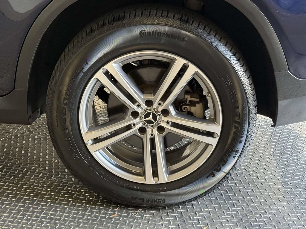Used 2021 Mercedes-Benz GLC 300 4MATIC image 13