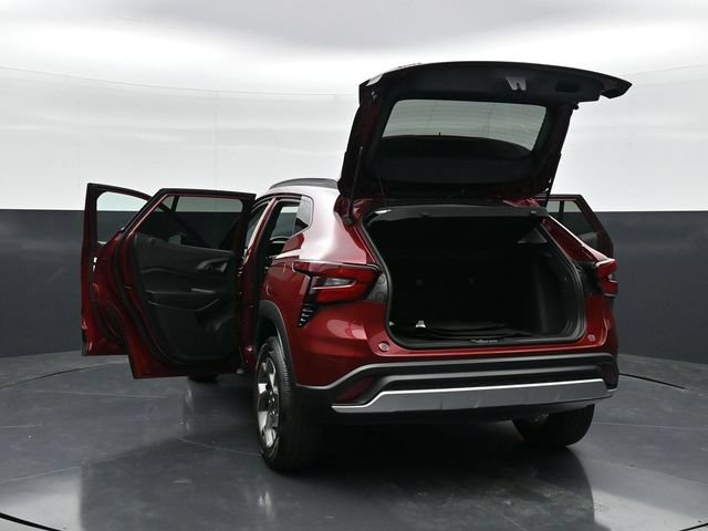 Used 2025 Chevrolet Trax LT FWD image 45