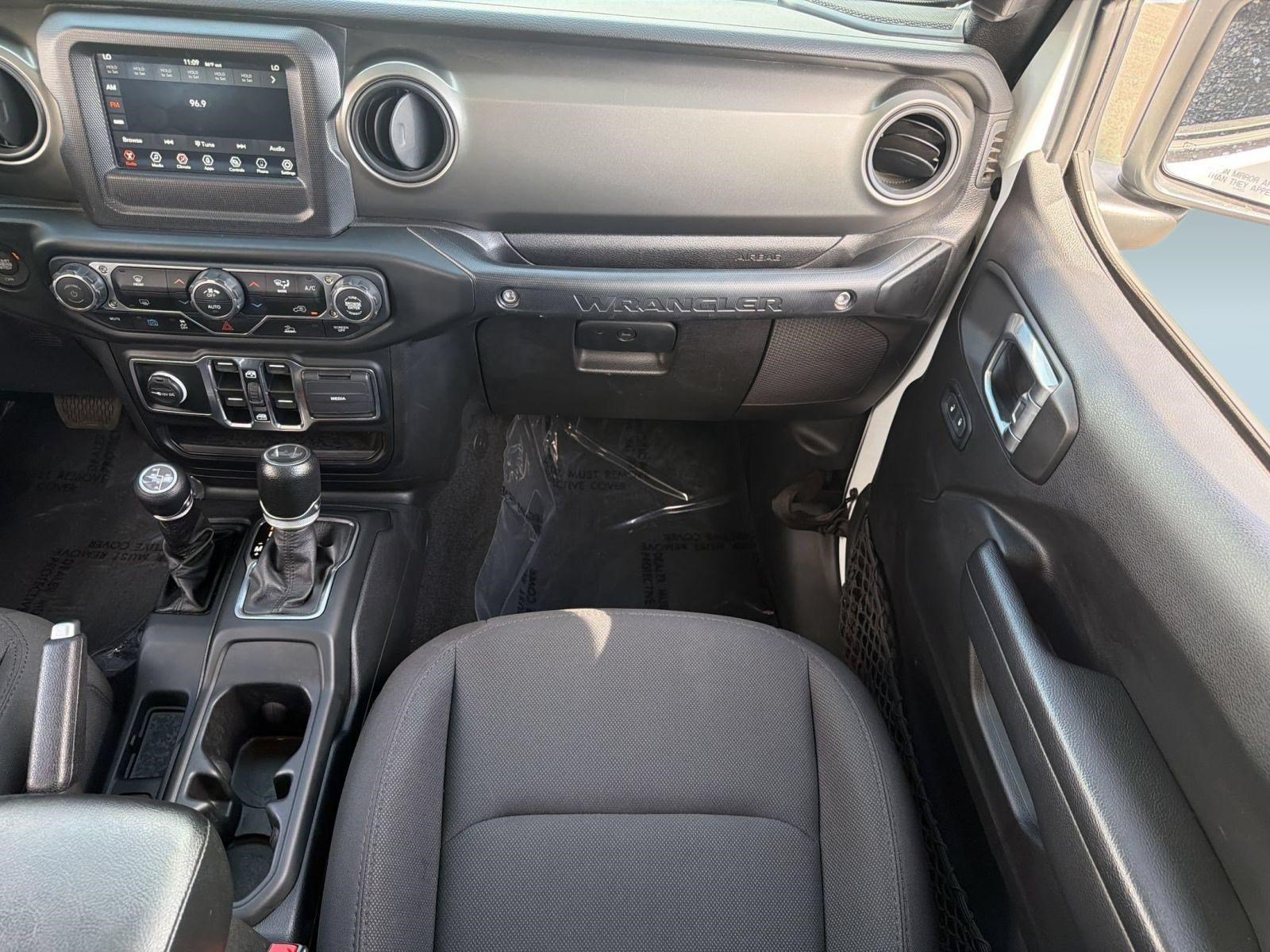 Used 2023 Jeep Wrangler Unlimited AWD/4WD image 27