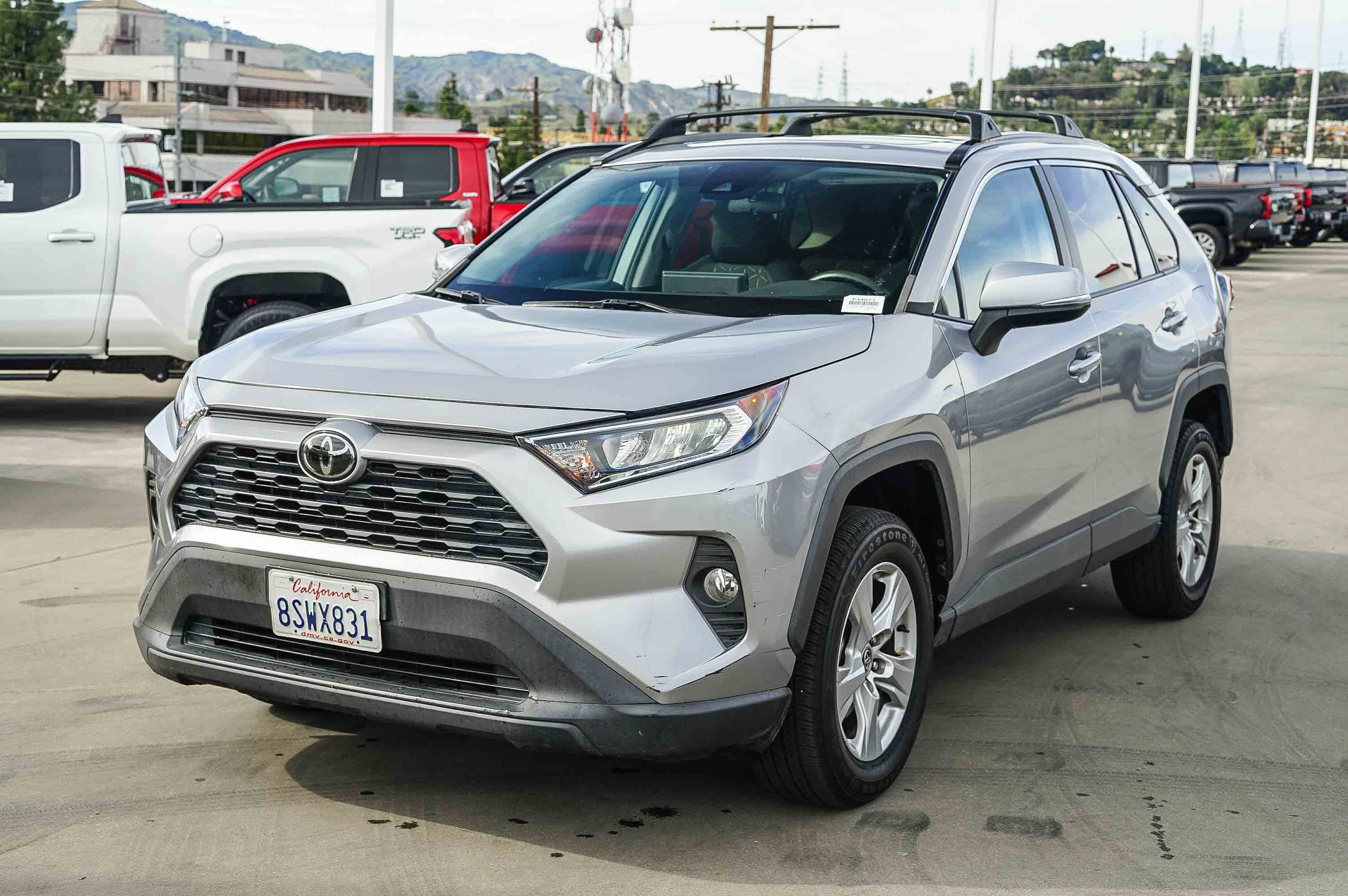 Used 2021 Toyota RAV4 XLE w/ Convenience Package image 6