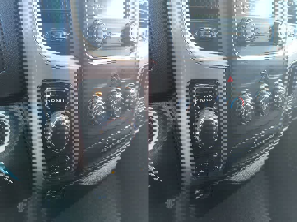 Used 2023 RAM 1500 Classic SLT image 19