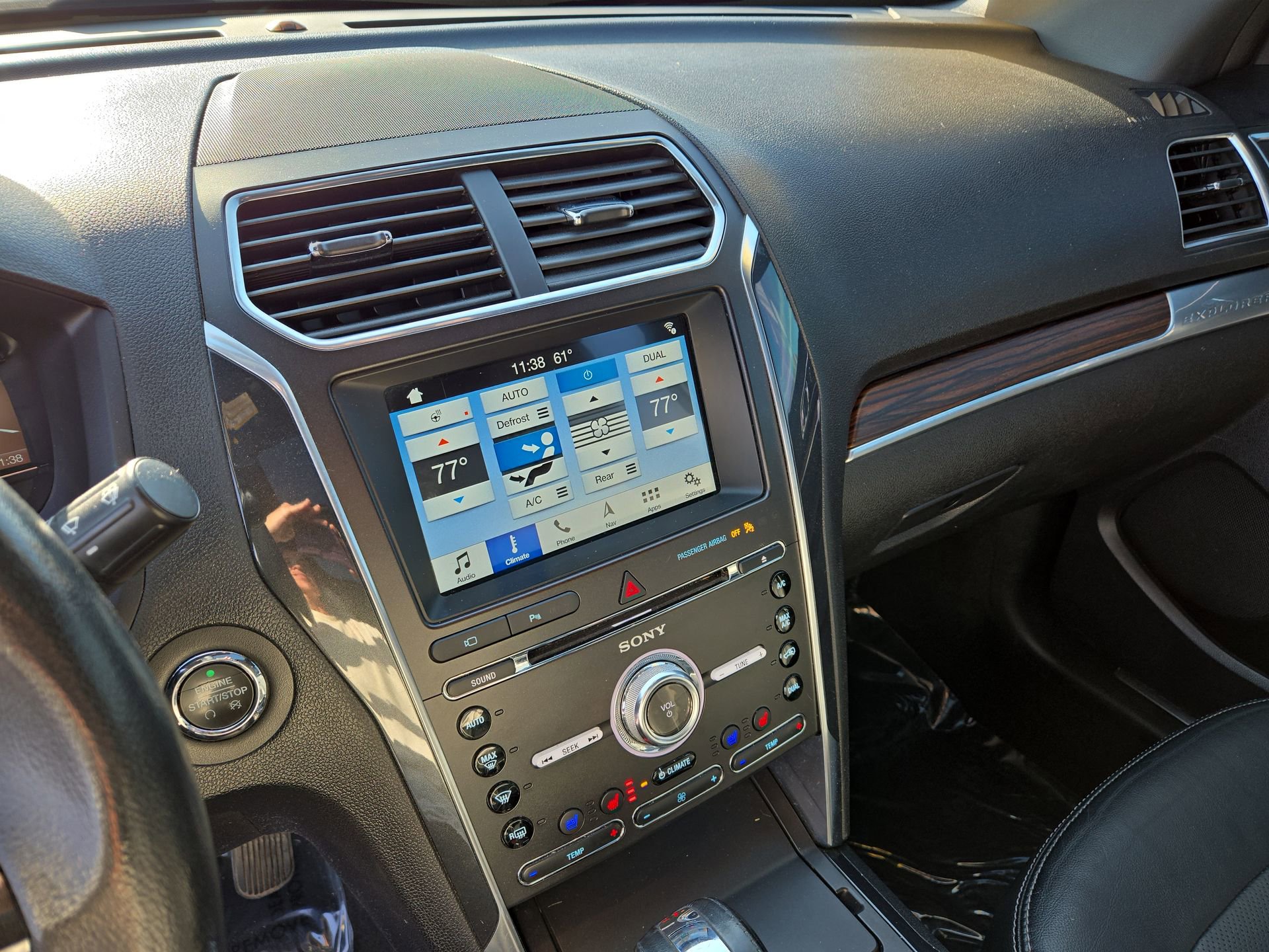 Used 2018 Ford Explorer Limited image 23