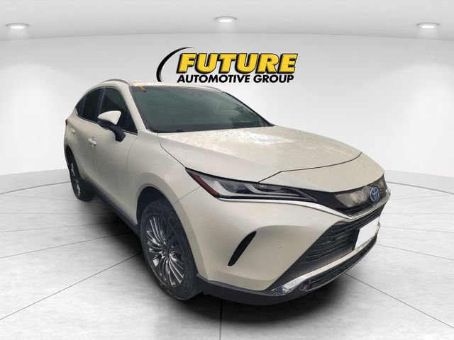 Used 2022 Toyota Venza XLE image 1