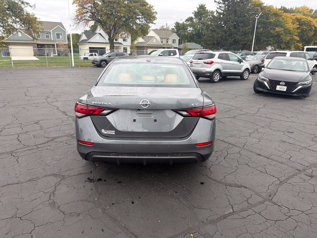 Used 2022 Nissan Sentra SV w/ SV Premium Package FWD image 7