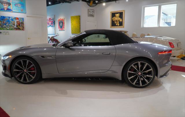 Used 2021 Jaguar F-TYPE R image 5