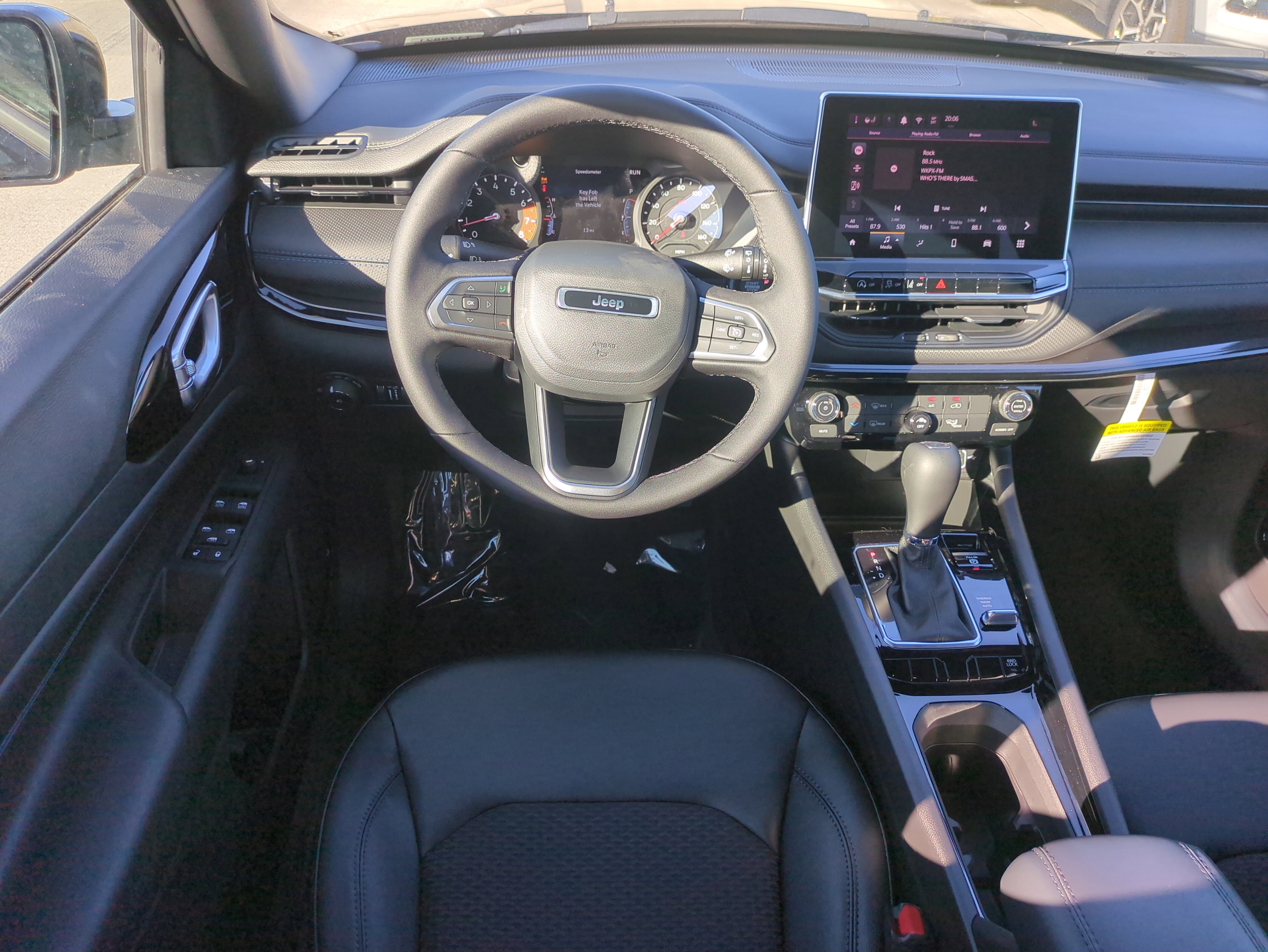 New 2026 Jeep Compass Latitude image 16