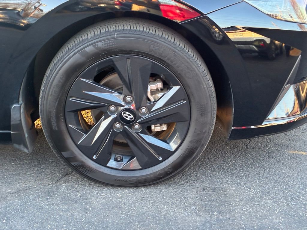 Used 2023 Hyundai Elantra SEL image 43