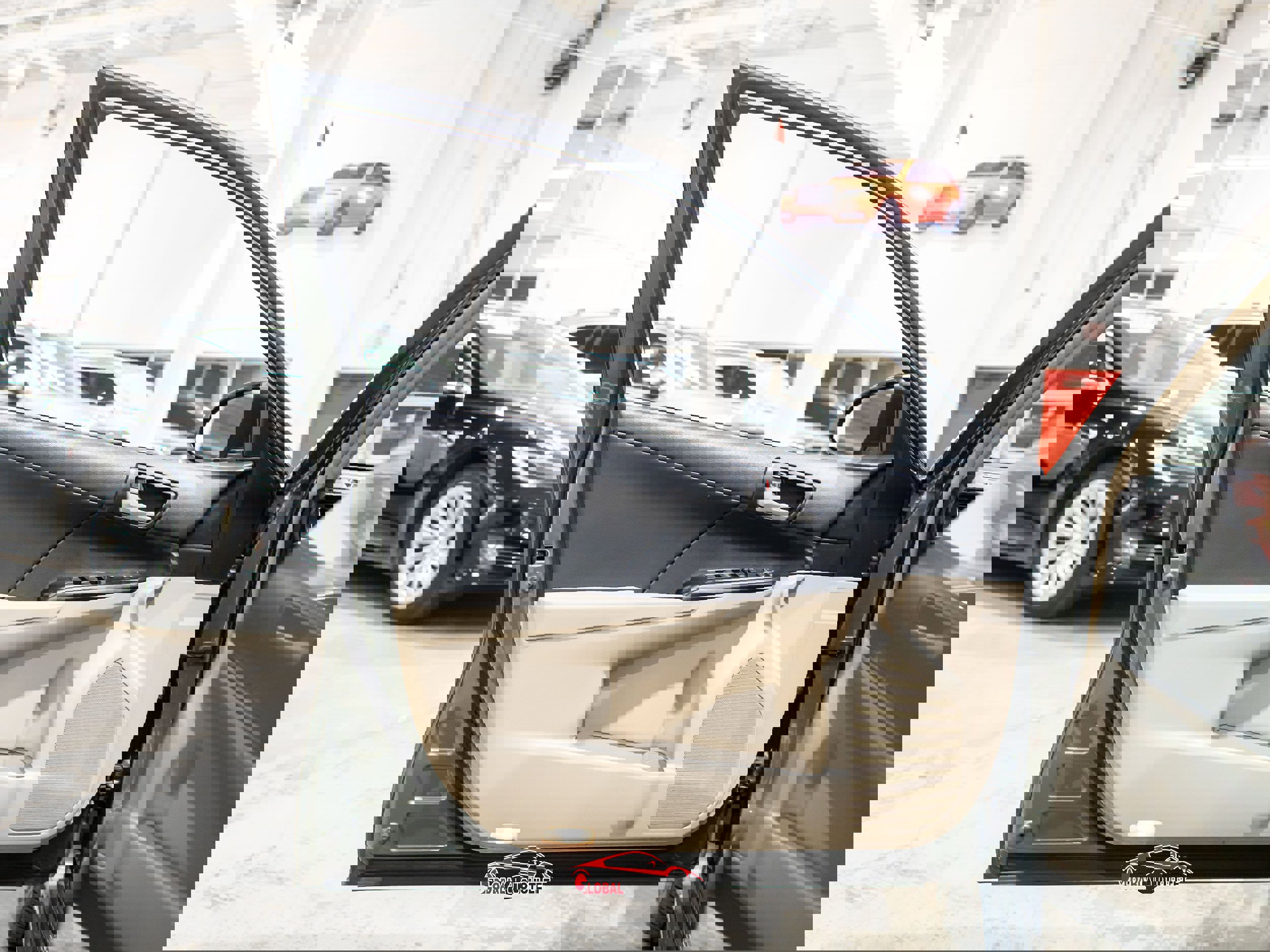 Used 2013 Toyota Camry LE image 36