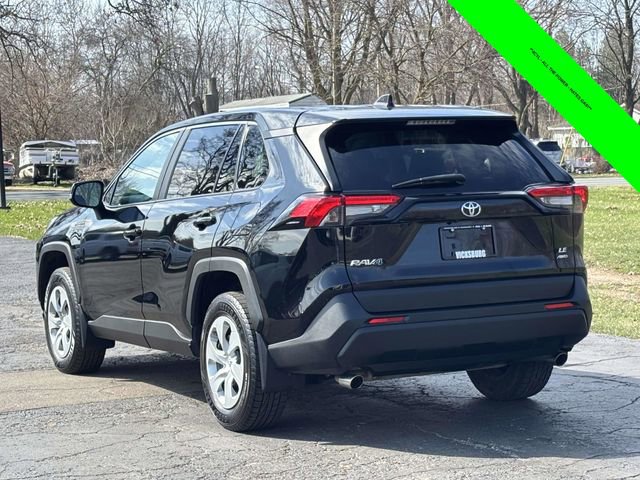 Used 2022 Toyota RAV4 LE video 2