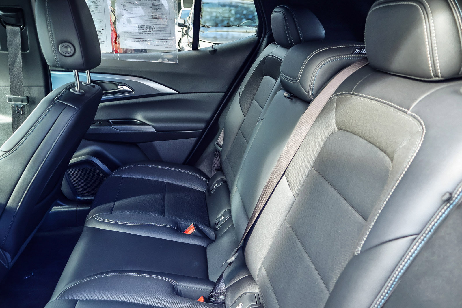 Used 2025 Chevrolet Equinox EV LT w/ Convenience Package II image 16