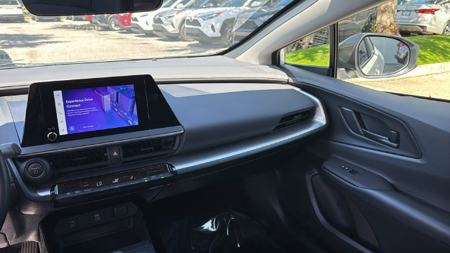 Used 2024 Toyota Prius LE FWD image 15