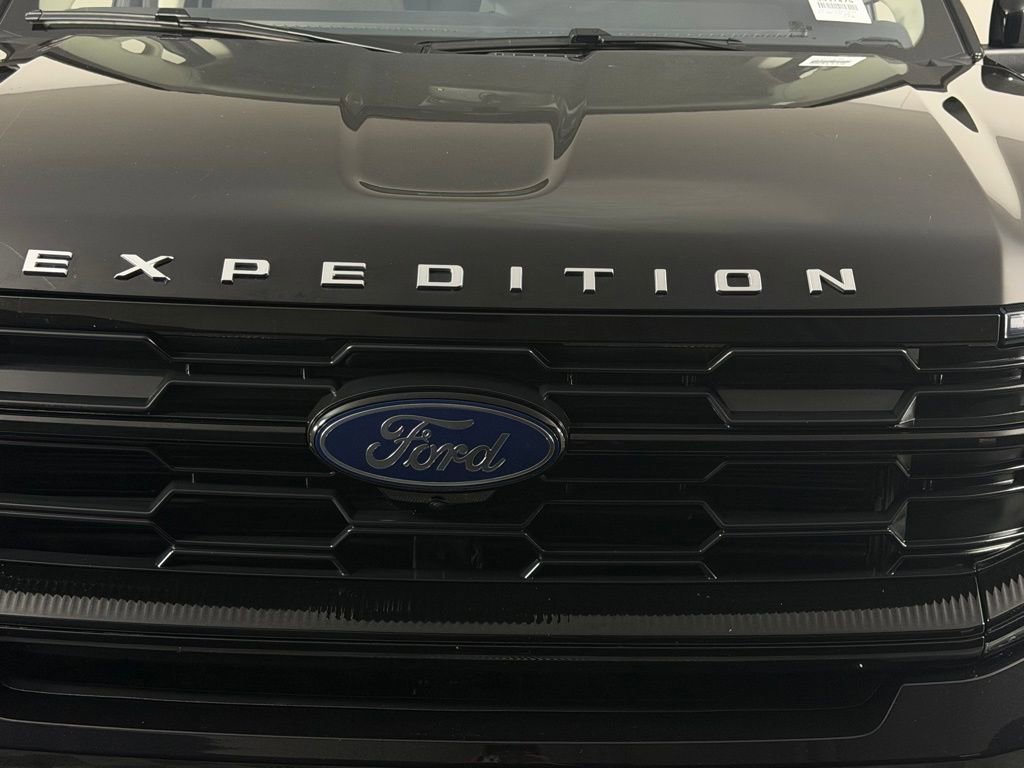 Used 2025 Ford Expedition Max Active image 10