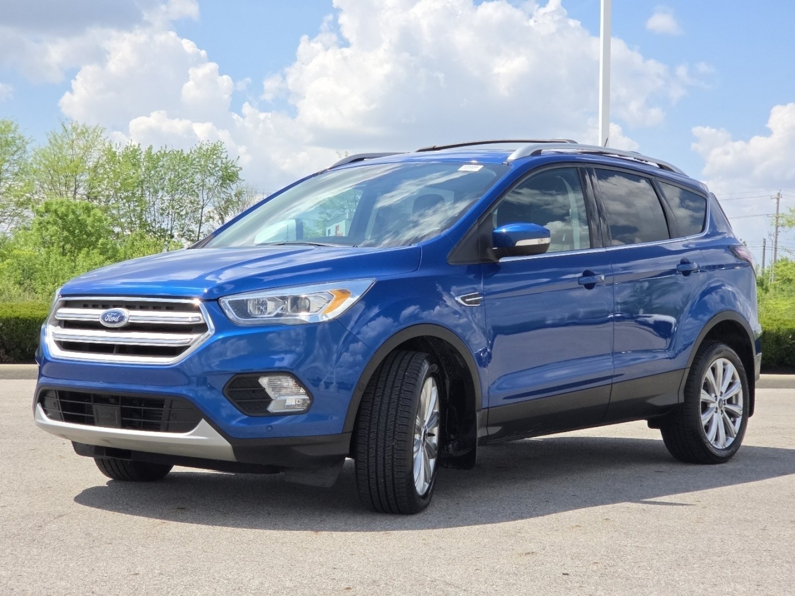 Used 2018 Ford Escape Titanium w/ Ford Safe & Smart Package AWD/4WD image 13