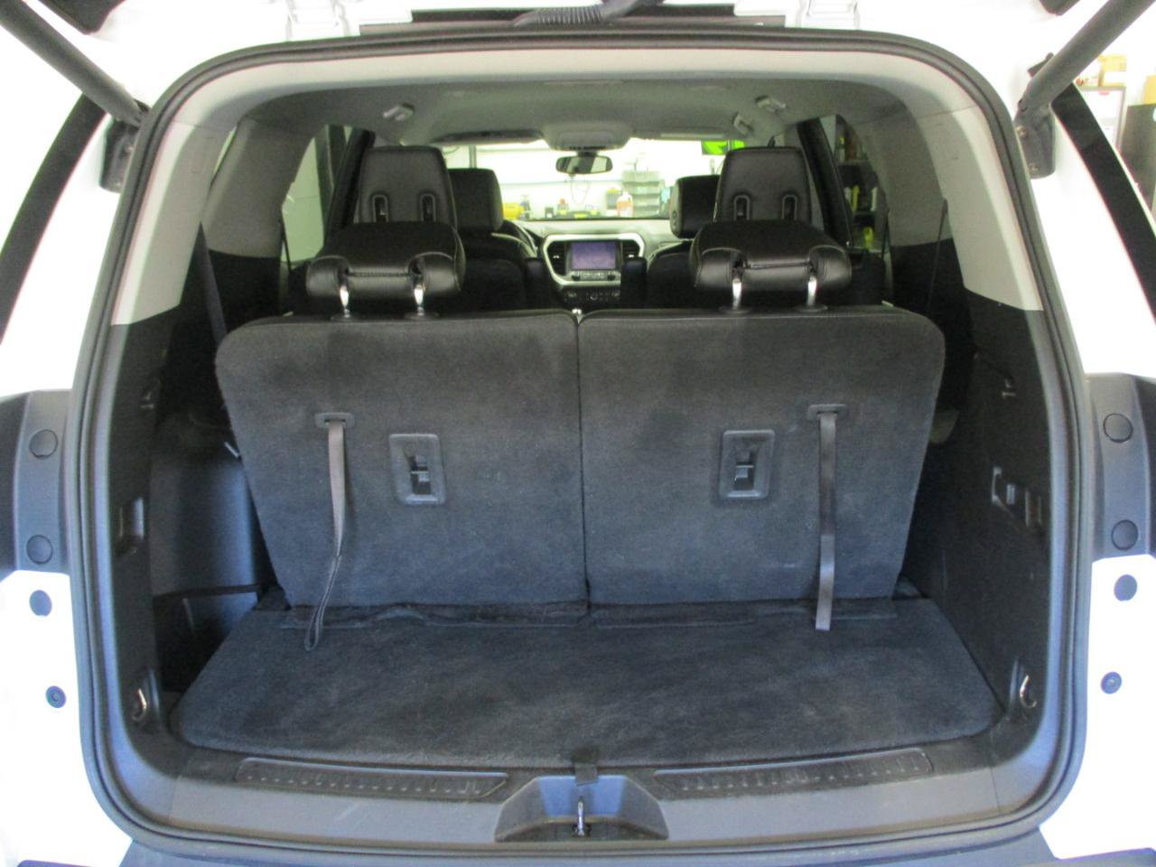 Used 2019 GMC Acadia SLT AWD/4WD image 15