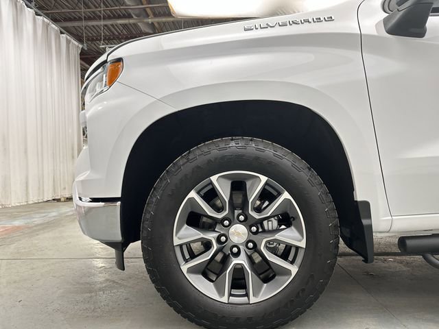 Used 2025 Chevrolet Silverado 1500 LT AWD/4WD image 21