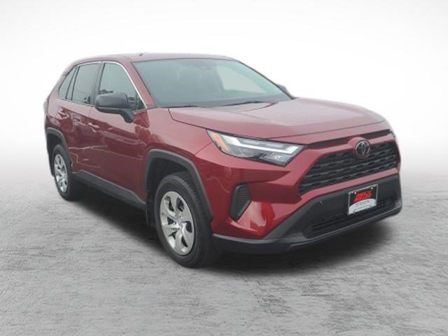 Used 2024 Toyota RAV4 LE AWD/4WD image 3