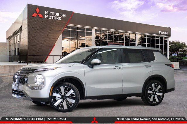 New 2025 Mitsubishi Outlander SE
