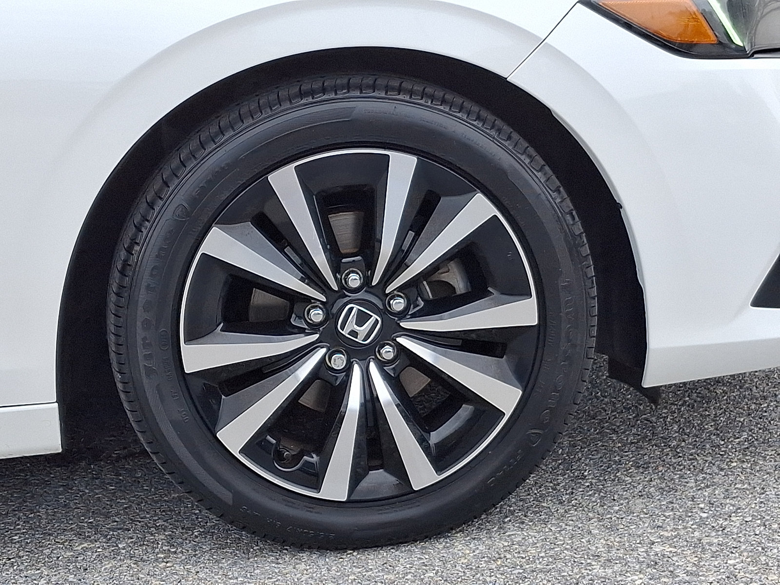 Used 2024 Honda Civic EX-L image 8