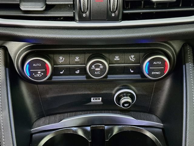 Used 2023 Alfa Romeo Stelvio Ti AWD/4WD image 15