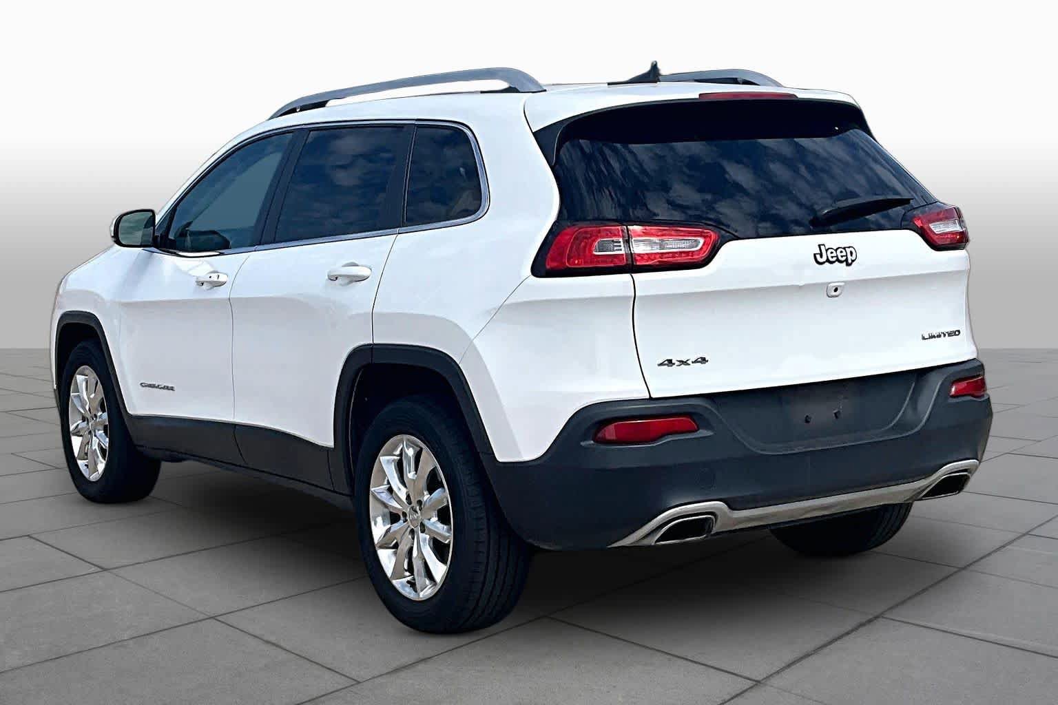 Used 2017 Jeep Cherokee Limited AWD/4WD image 13
