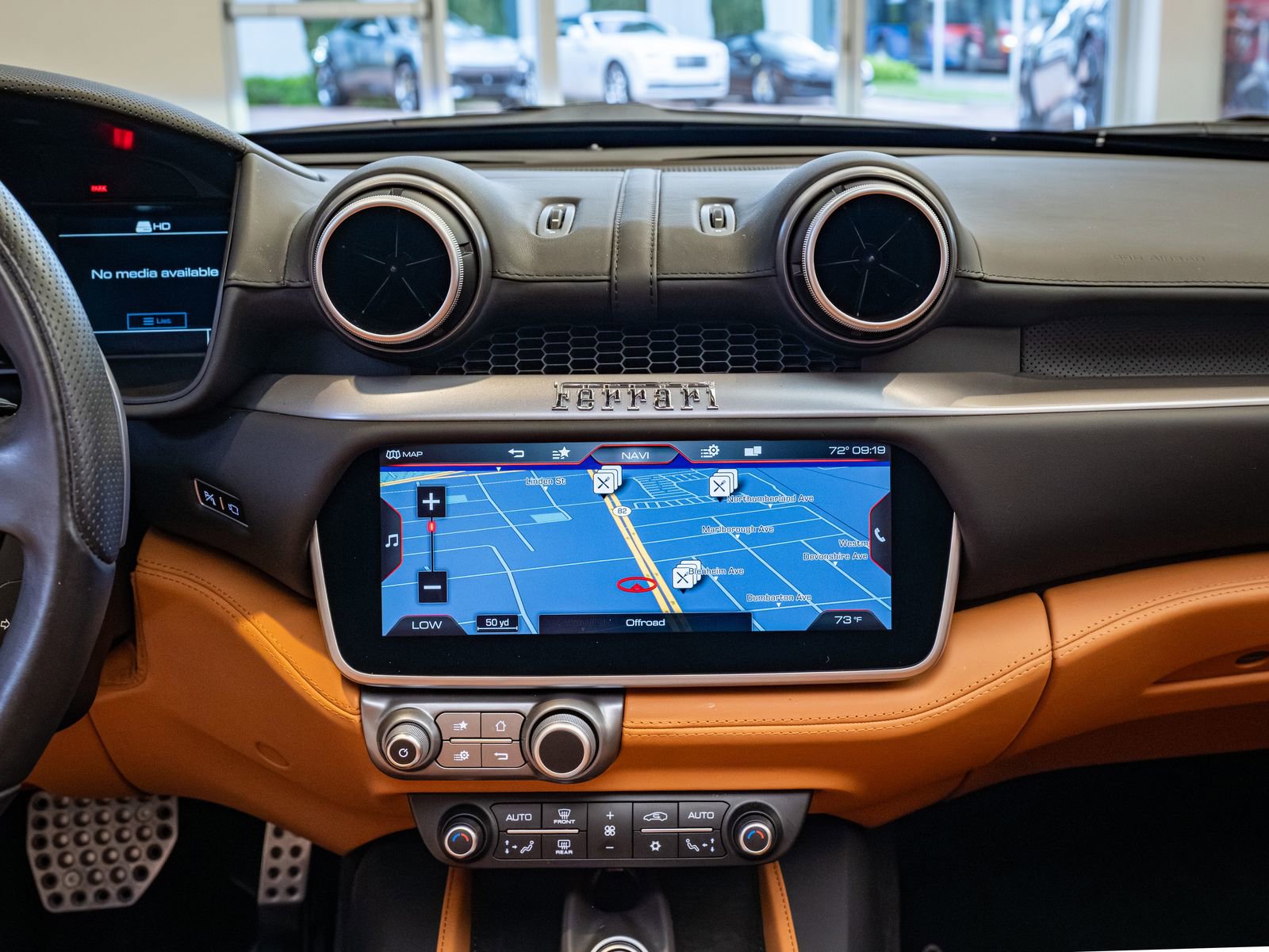 Used 2019 Ferrari Portofino RWD image 14