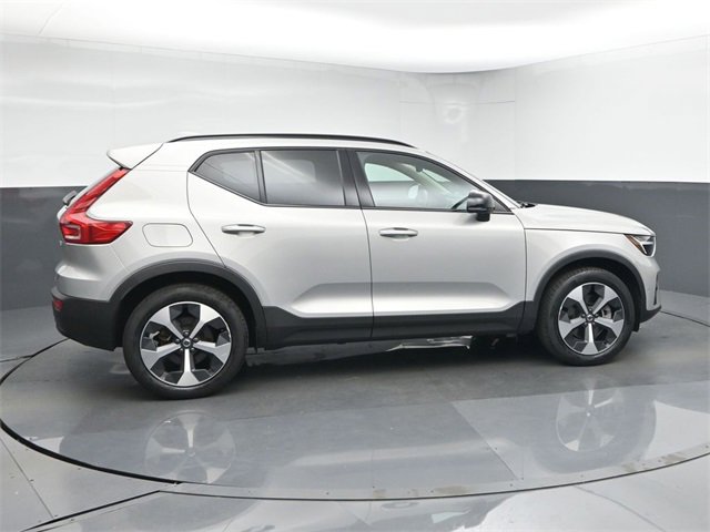 Used 2024 Volvo XC40 B5 Plus w/ Protection Package Premier image 8