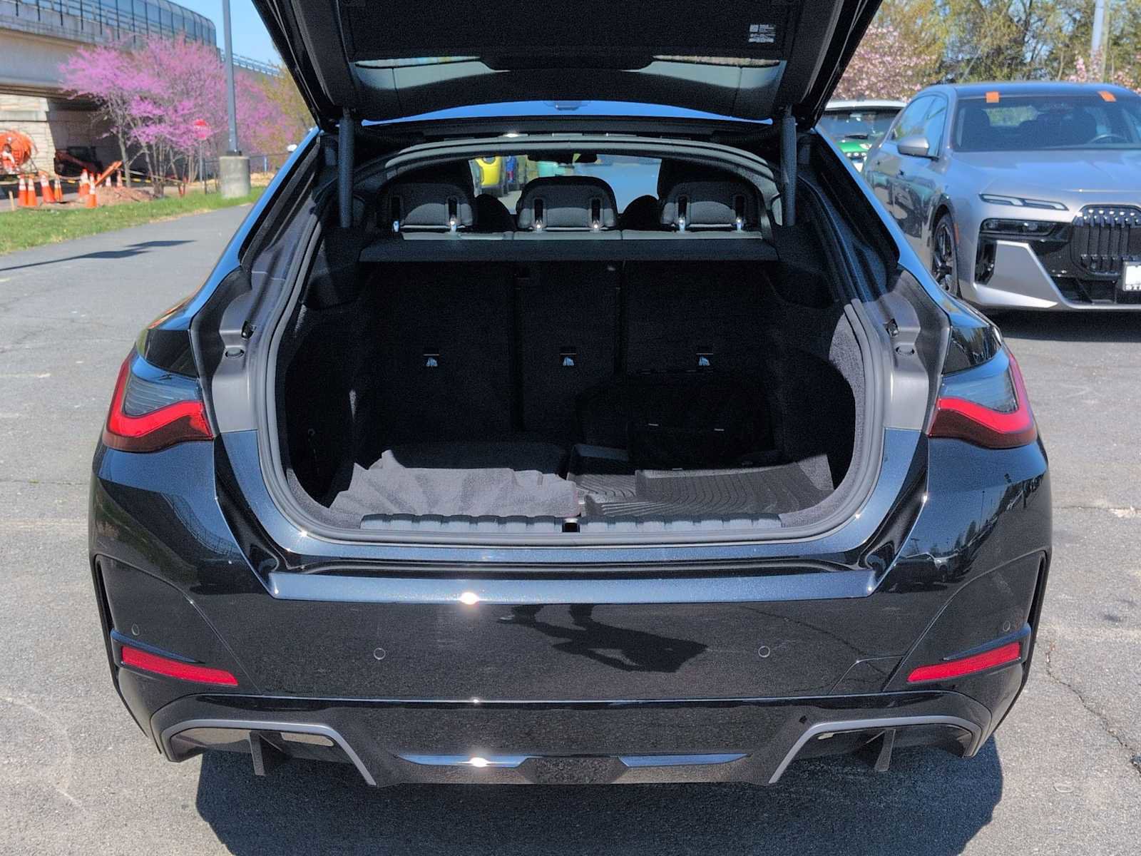 Used 2025 BMW i4 xDrive40i w/ M Sport Package image 36