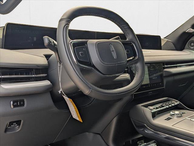 New 2025 Lincoln Navigator L Reserve w/ Jet Appearance Package image 3