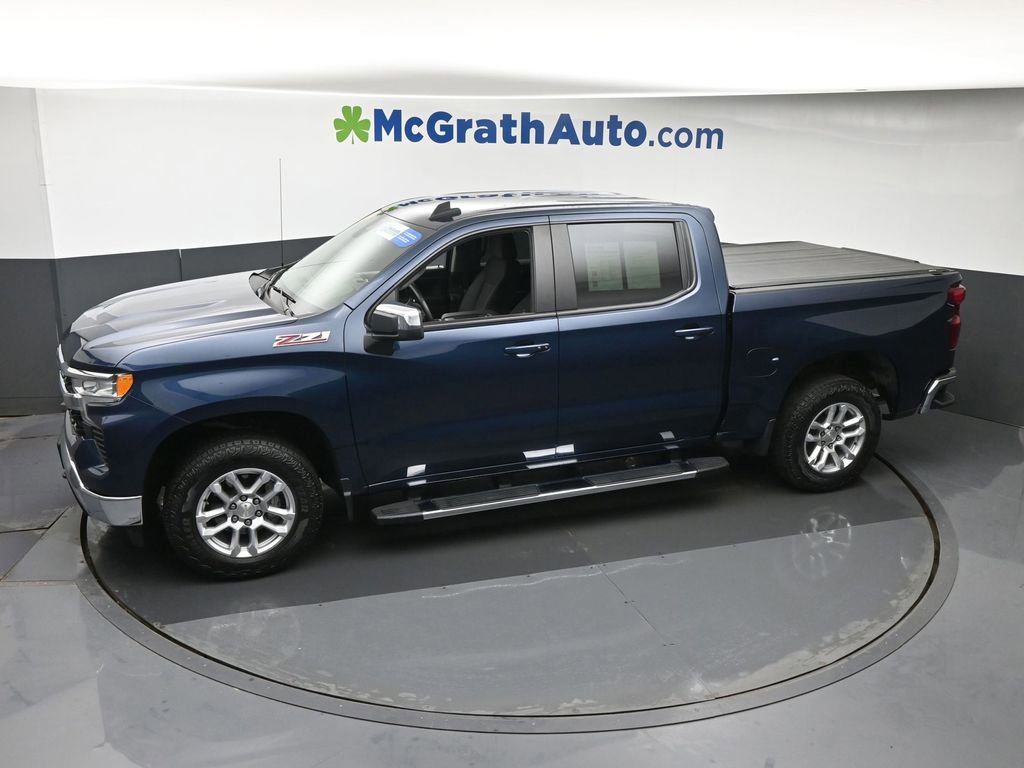 Used 2022 Chevrolet Silverado 1500 LT w/ Z71 Off-Road Package AWD/4WD image 18