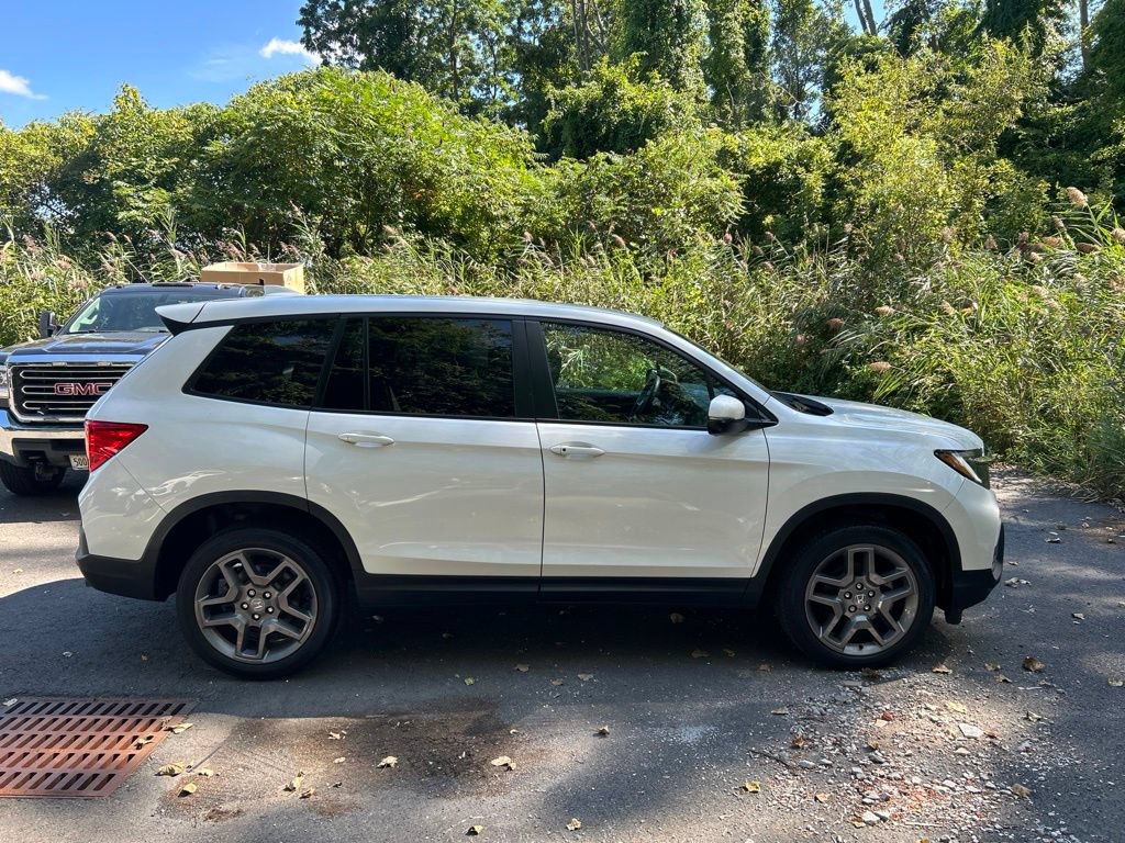Used 2023 Honda Passport EX-L image 2