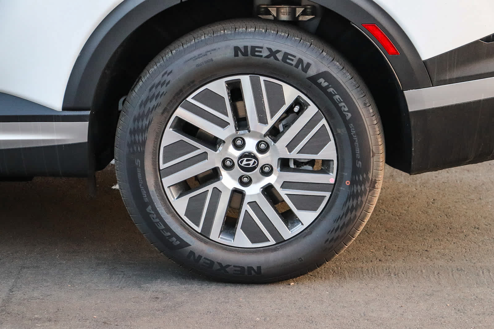 New 2027 Hyundai Palisade SEL Premium w/ Tow & Go Package FWD image 12