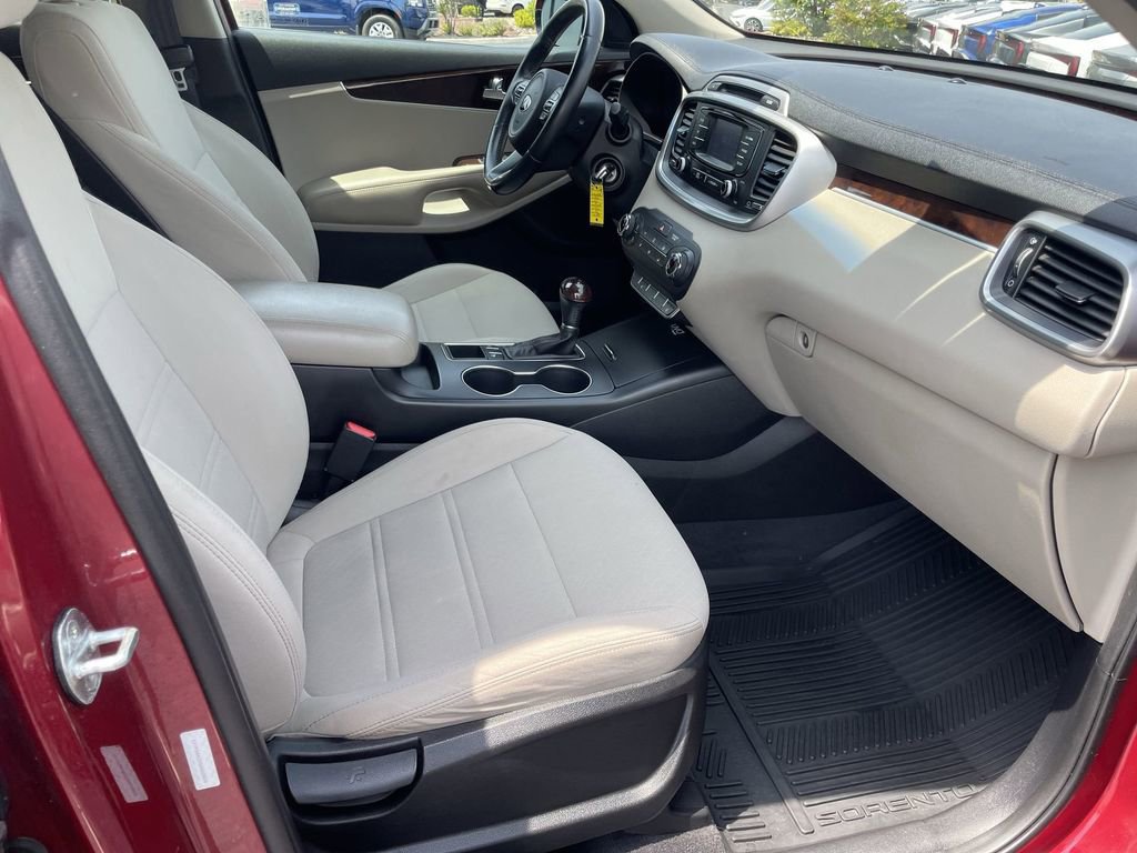 Used 2016 Kia Sorento FWD w/ LX Convenience Package image 31