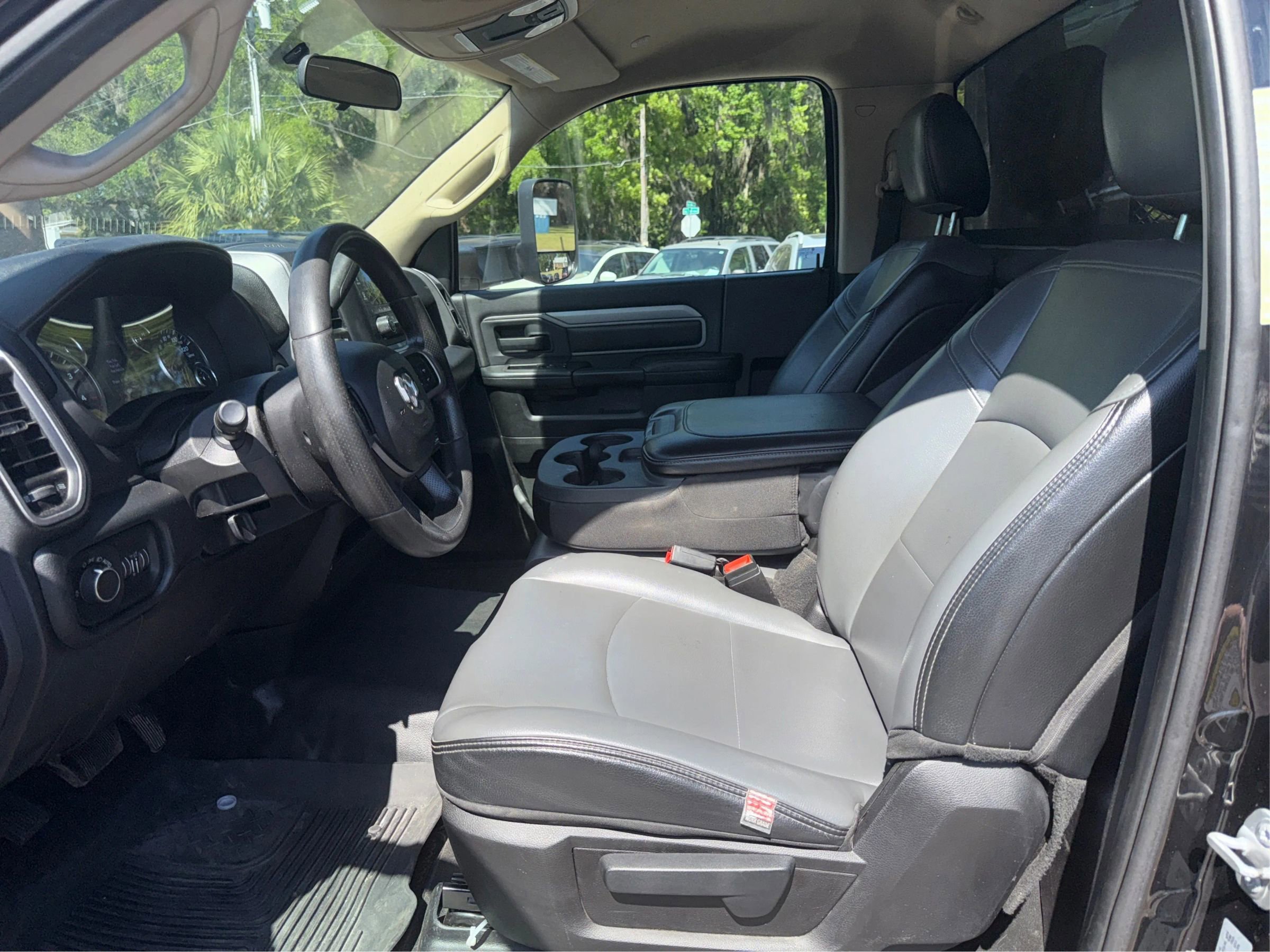 Used 2020 RAM 5500 Tradesman image 9