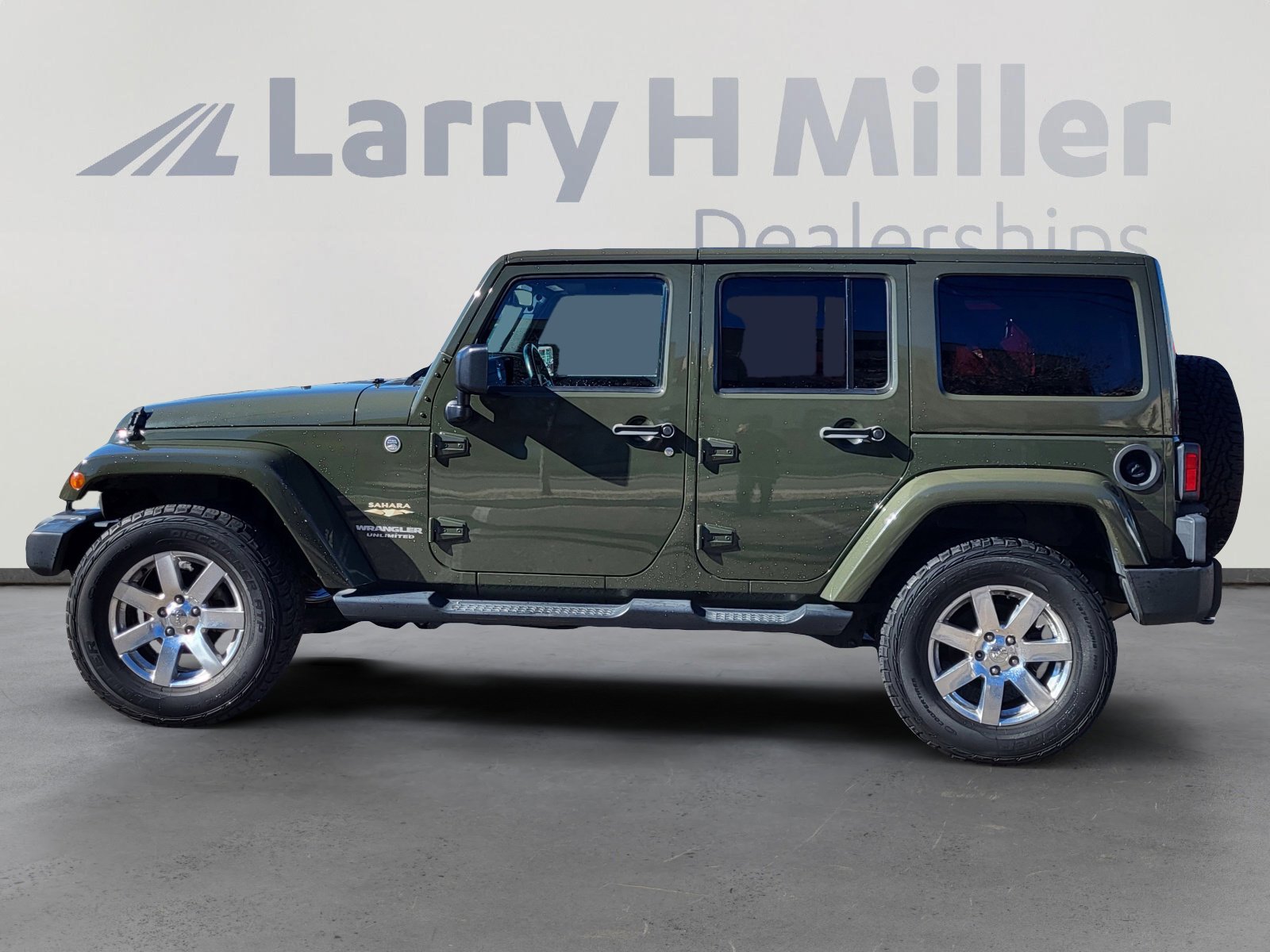 Used 2024 Jeep Wrangler Unlimited Rubicon 4xe image 2