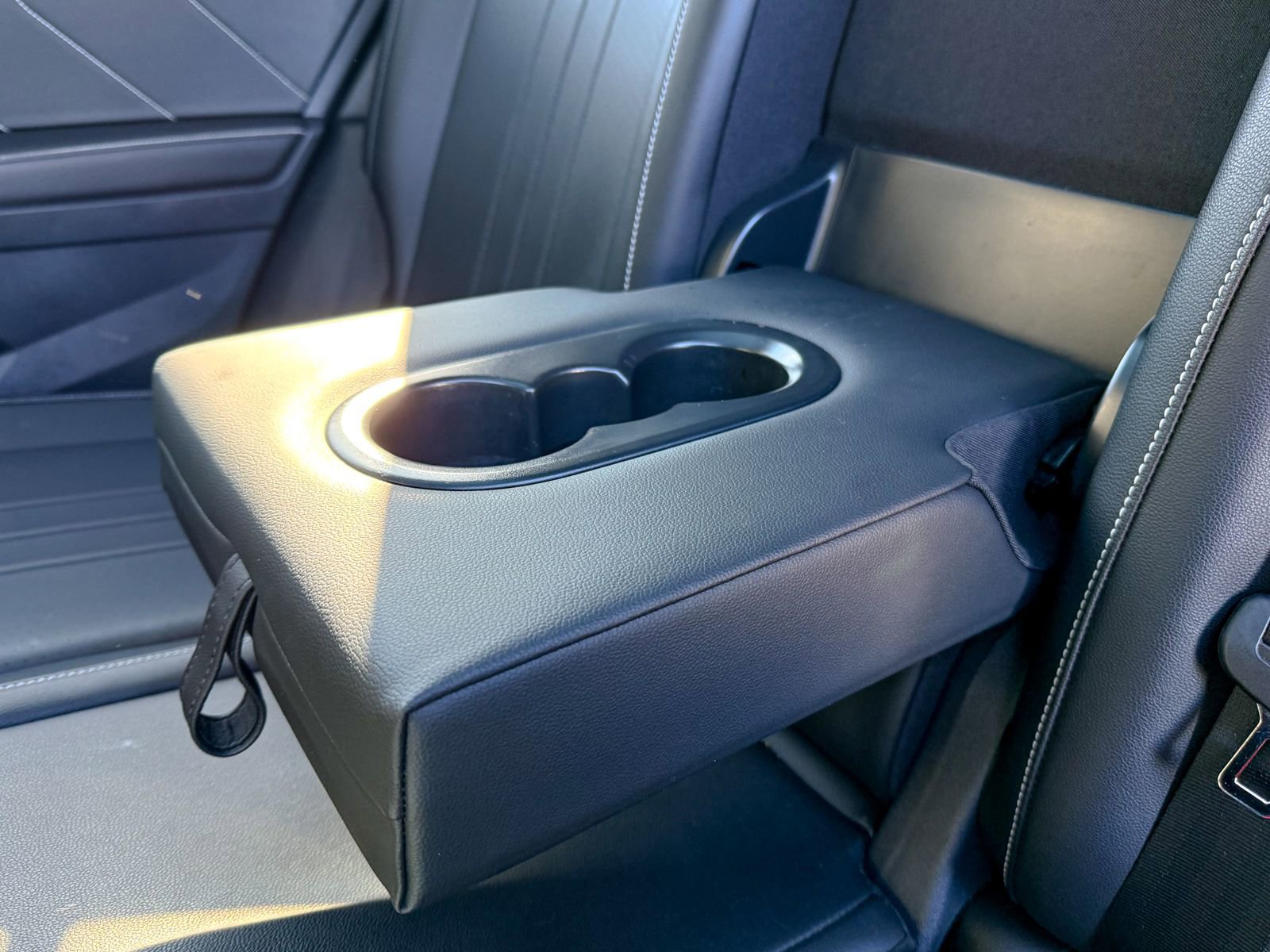 Used 2024 Volkswagen Tiguan SE R-Line image 32