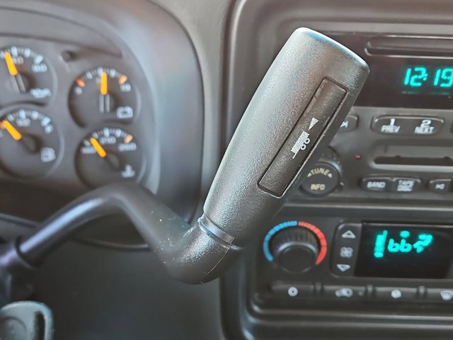 Used 2005 Chevrolet Silverado 1500 LS w/ Safe And Sound Package RWD image 11