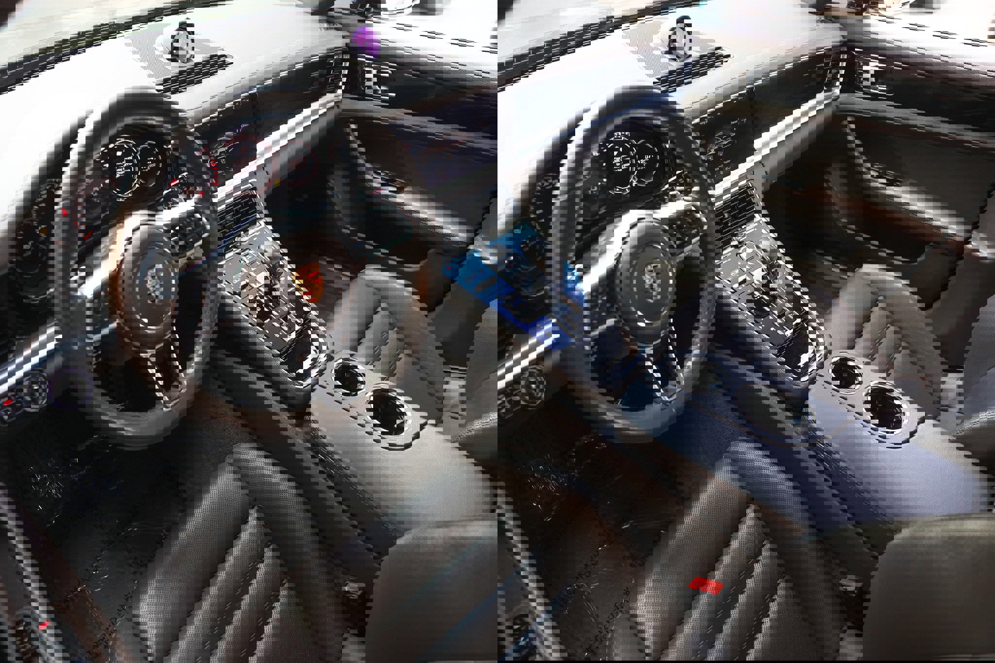 Used 2018 Porsche Panamera 4 image 6