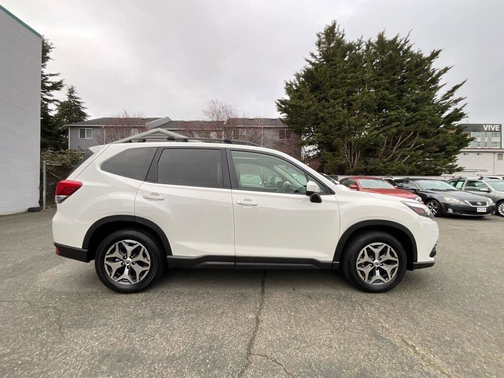 Certified 2023 Subaru Forester Premium image 10