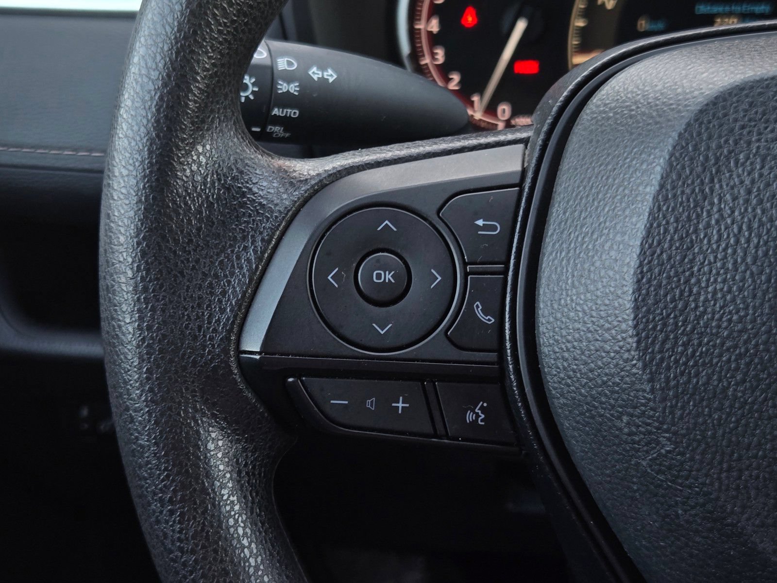 Certified 2025 Toyota RAV4 XLE FWD image 20