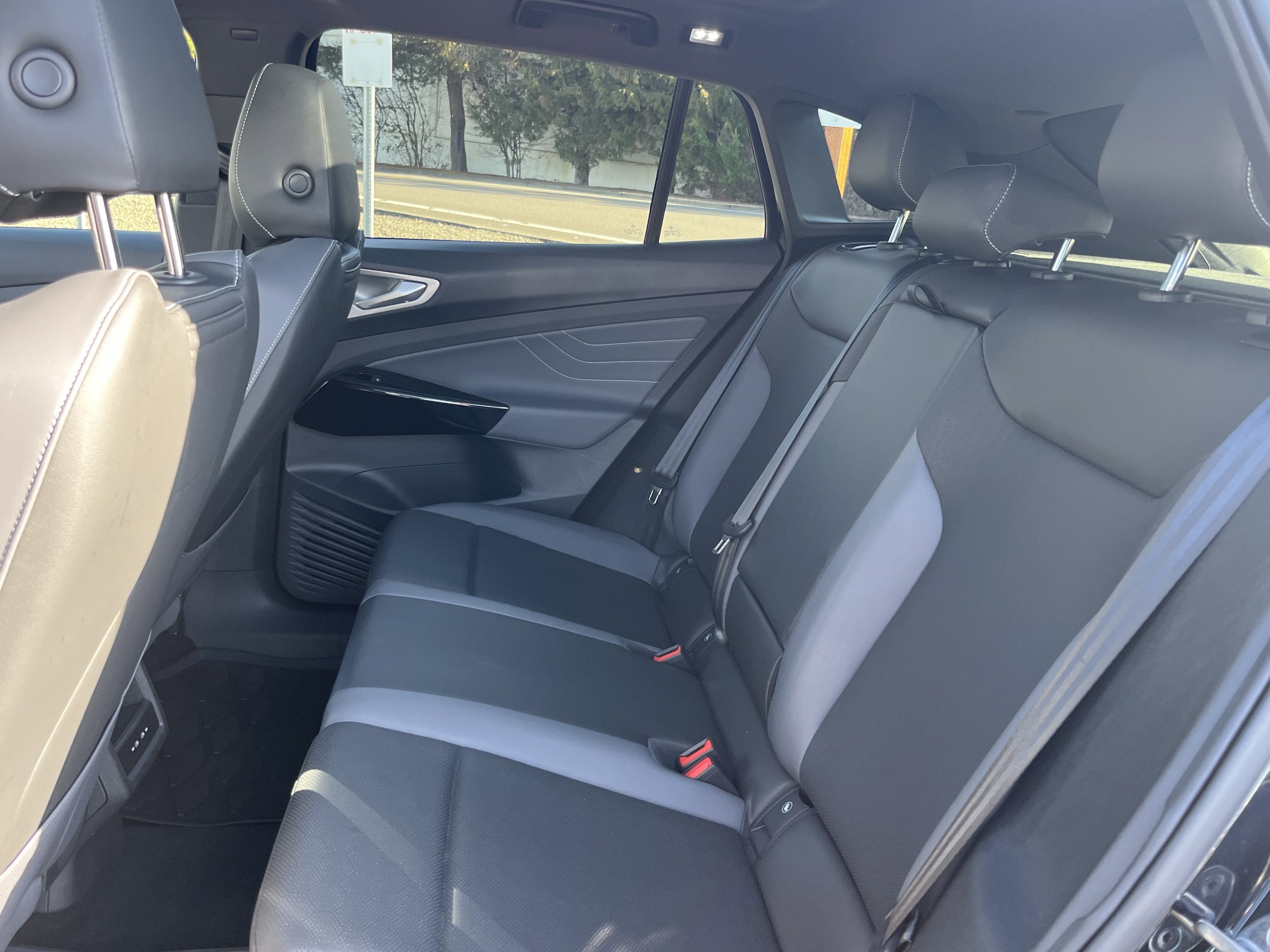 Used 2023 Volkswagen ID.4 Pro S image 14