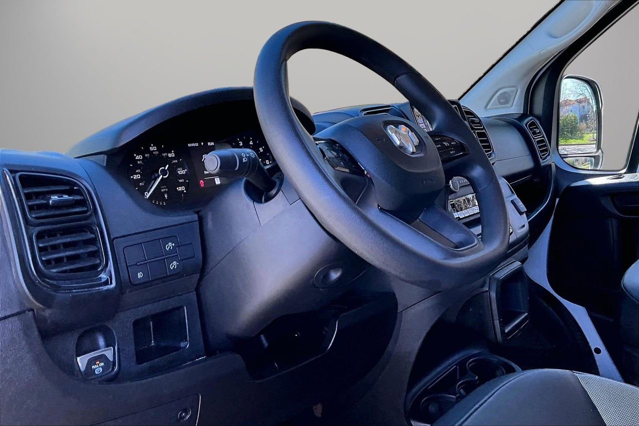 Used 2024 RAM ProMaster 2500 w/ Convenience Group image 17