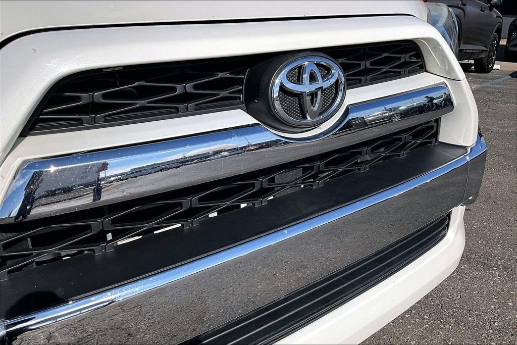 Used 2014 Toyota 4Runner Limited image 27