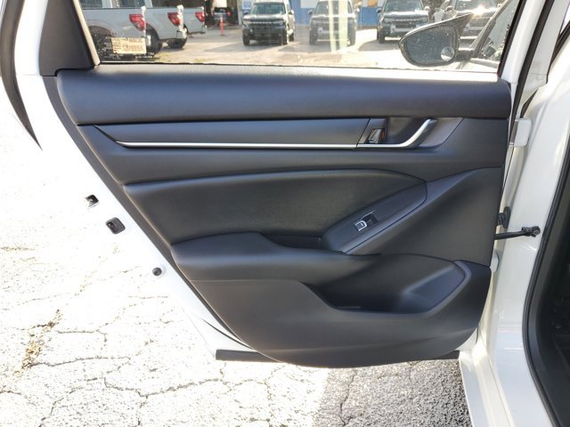 Used 2019 Honda Accord Sport image 11